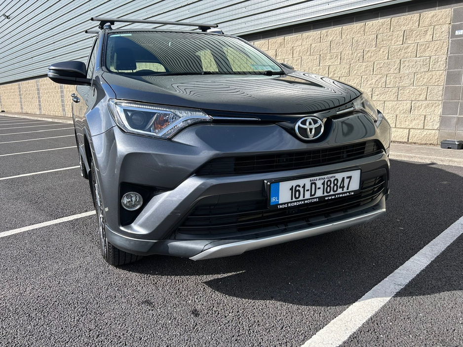 2016 Toyota Rav4 - image 2