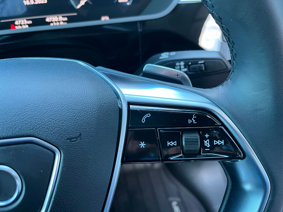 2023 Audi e-tron - image 15