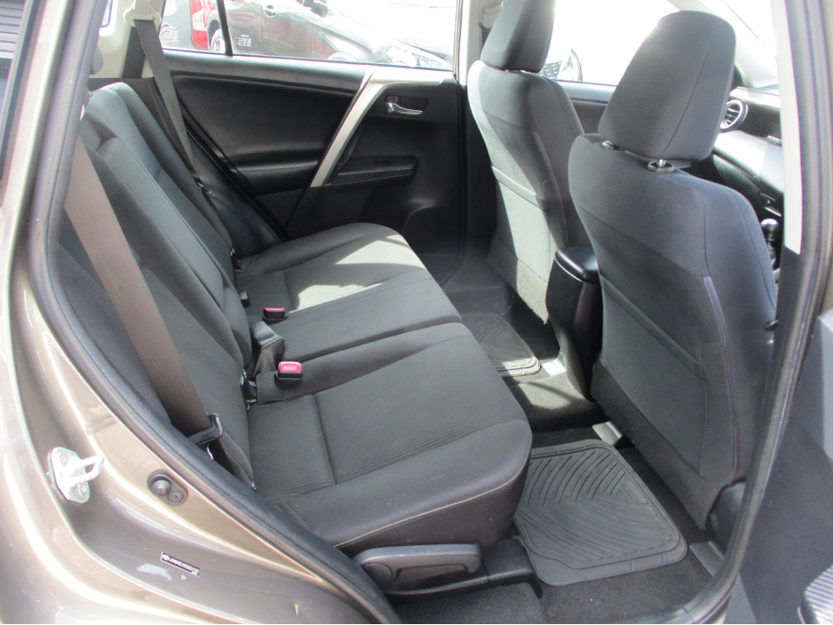 2014 Toyota Rav4 - image 11