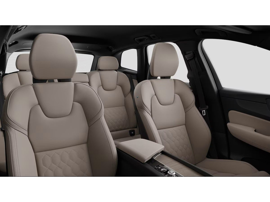 2026 Volvo XC60 - image 11