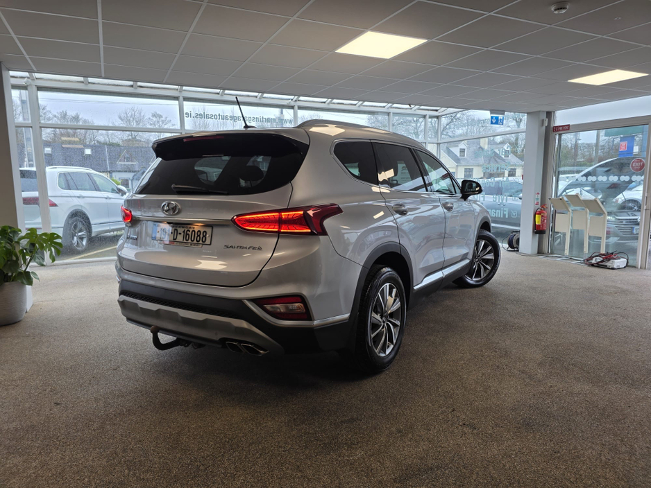 2019 Hyundai Santa Fe - image 3
