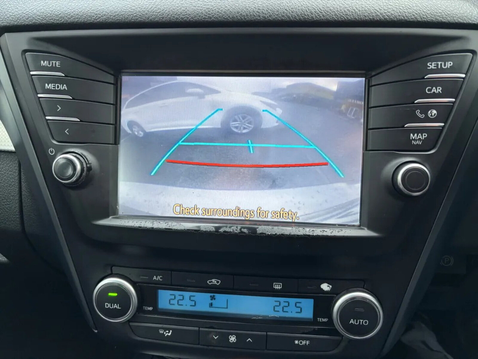 2017 Toyota Avensis 1.6 D-4D Luna Navi Saloon €10,500