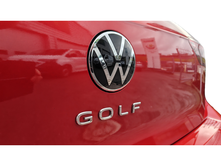 2024 Volkswagen Golf - image 8