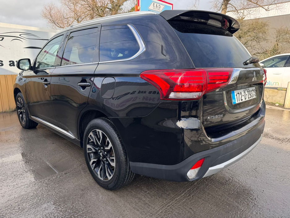 2017 Mitsubishi Outlander - image 18