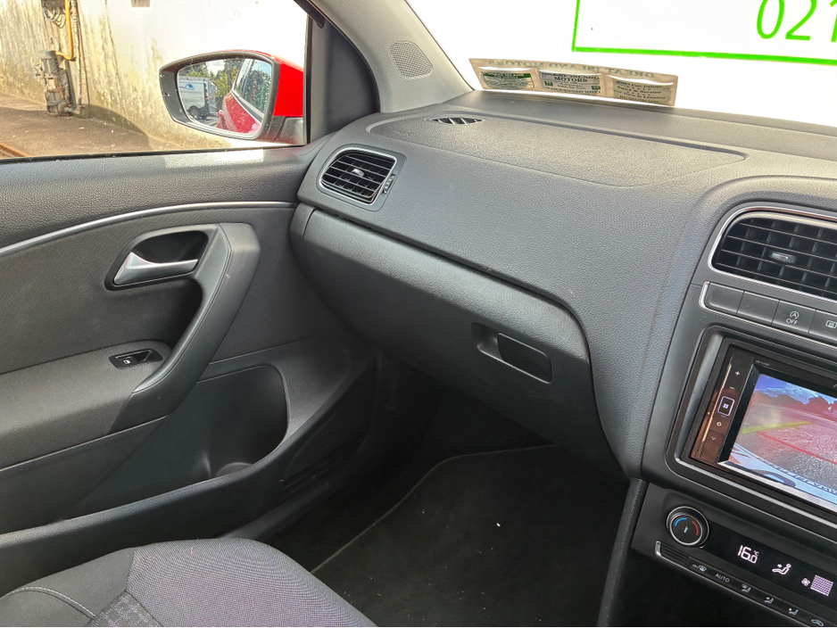 2016 Volkswagen Polo - image 23