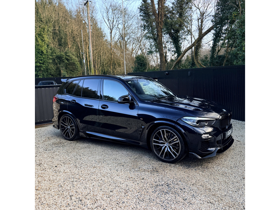 2020 BMW X5 - image 9