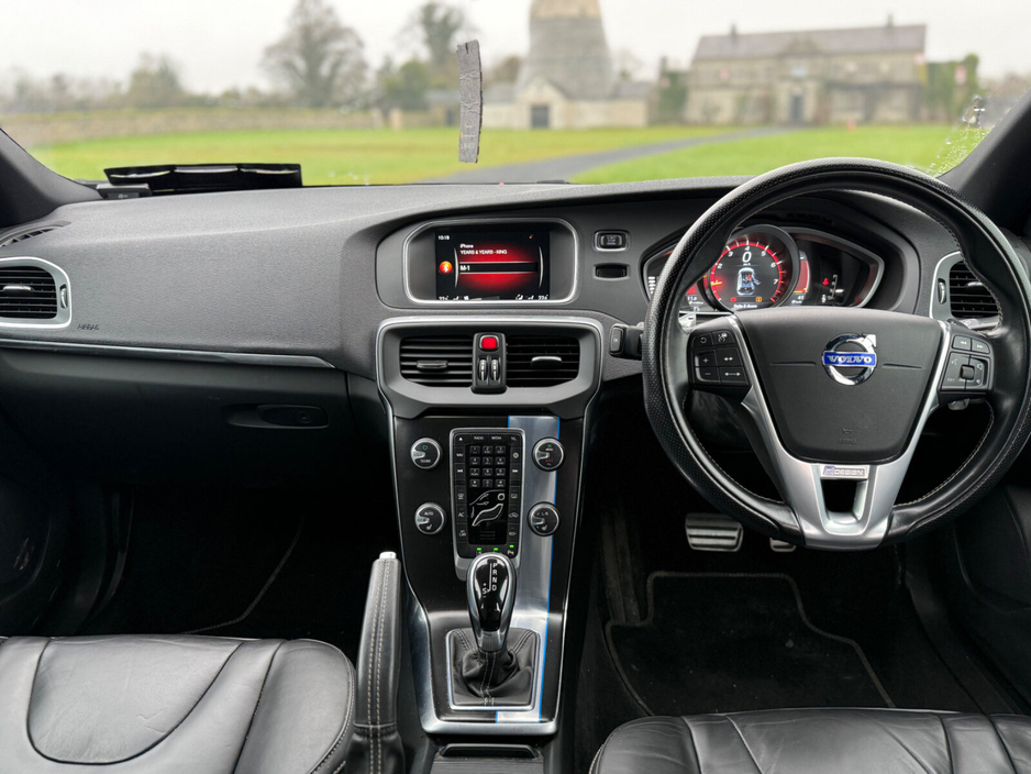 2014 Volvo V40 2.0 T5 (245hp) R-Design Geartronic €11,900