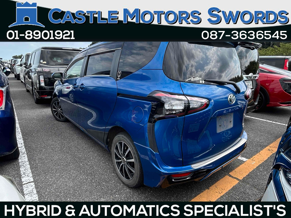 2016 Toyota Sienta - image 2