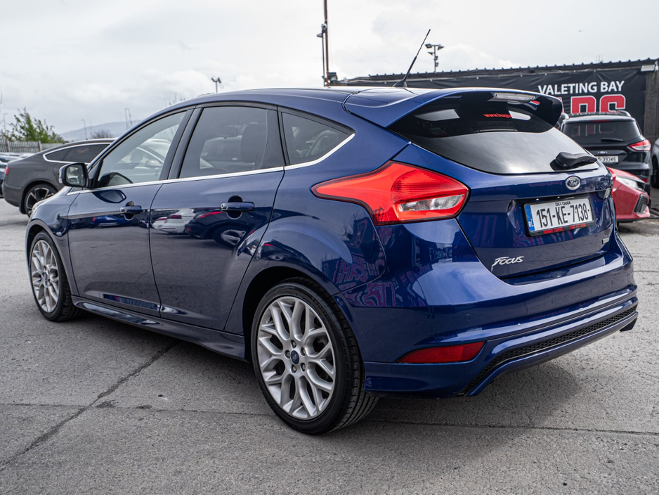 2015 Ford Focus - image 15