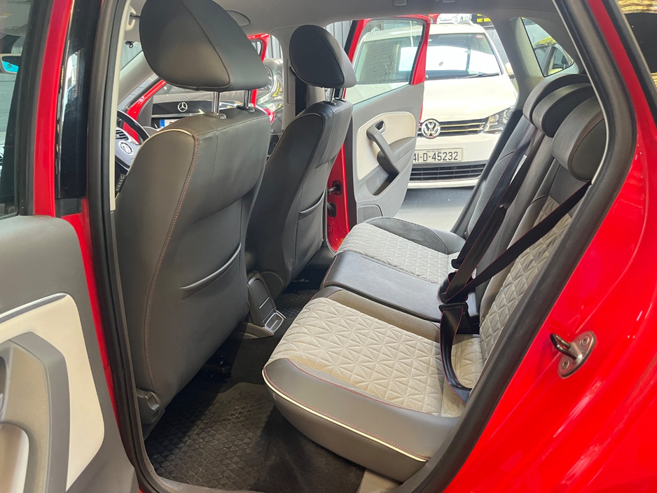 2017 Volkswagen Polo - image 10