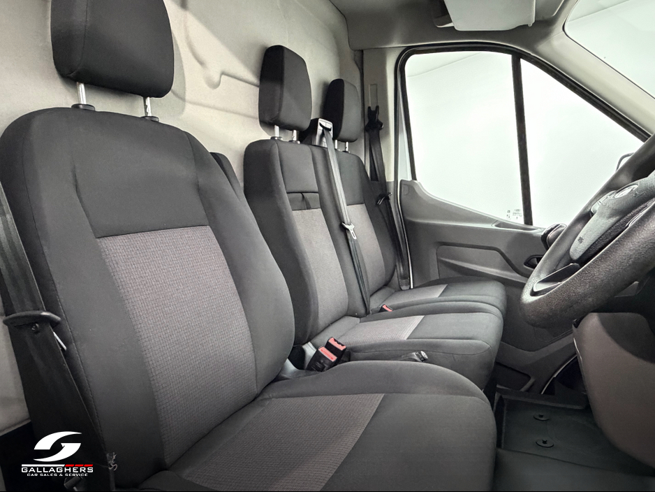 2022 Ford Transit - image 11