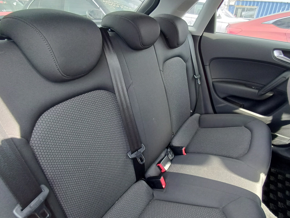 2016 Audi A1 - image 9