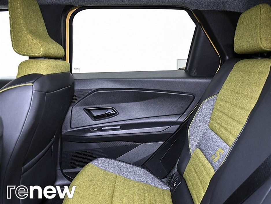 2025 Renault 5 EV40 150hp Iconic €31,900