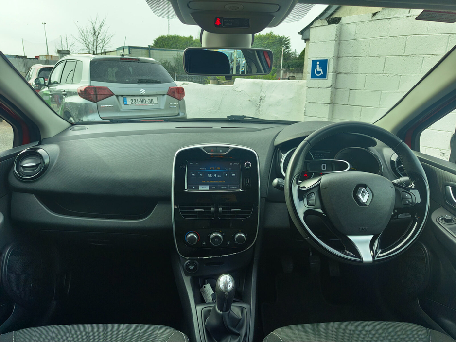 2016 Renault Clio - image 13