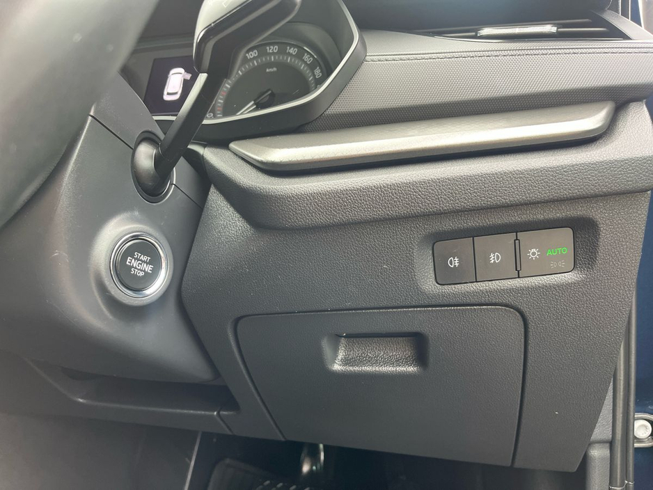 2023 Skoda Octavia - image 19
