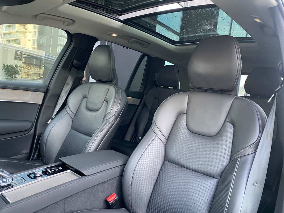2025 Volvo XC90 - image 16