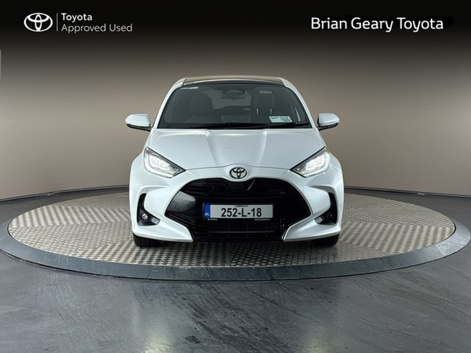 2025 Toyota Yaris HYBRID PLATINUM €31,950