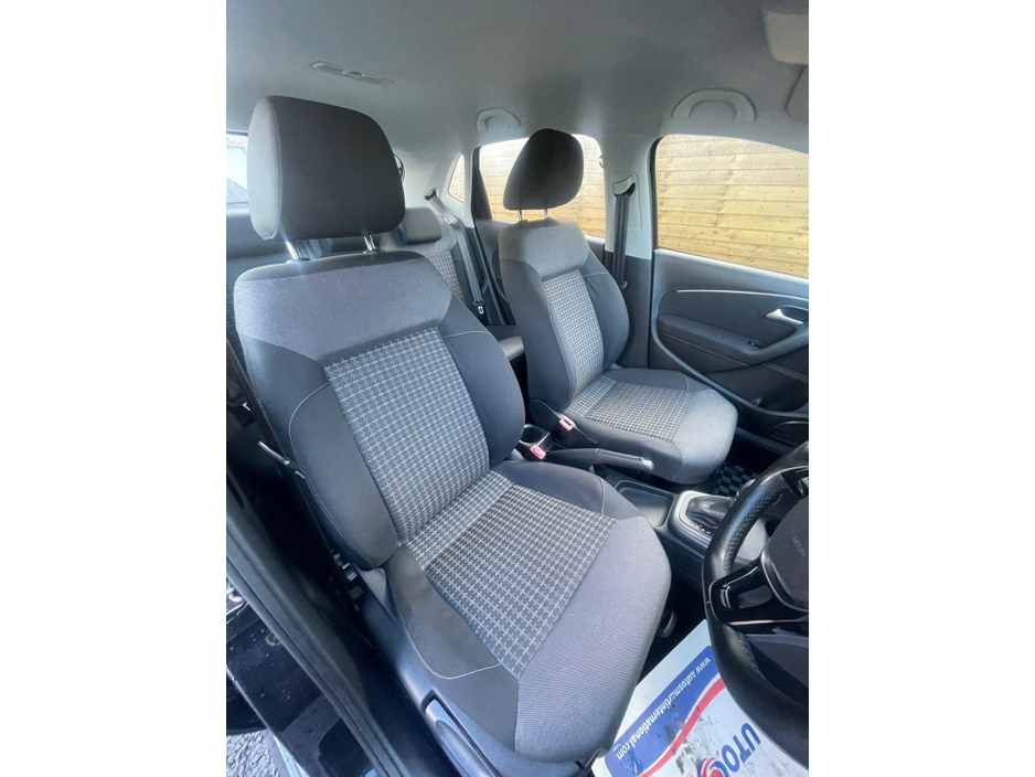 2016 Volkswagen Polo  €13,500