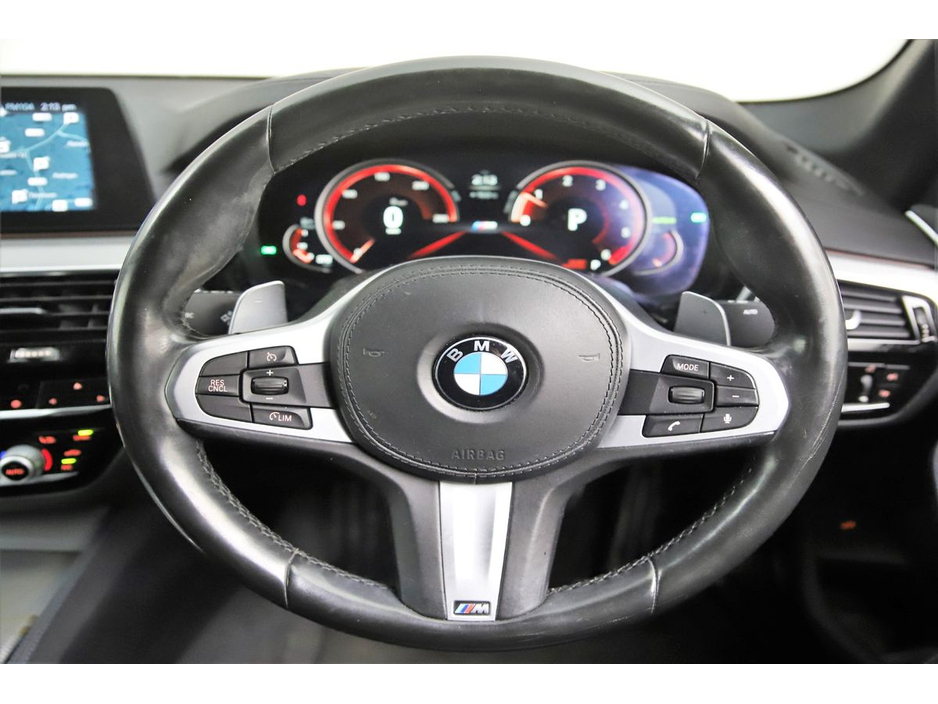 2018 BMW 5 Series - image 17