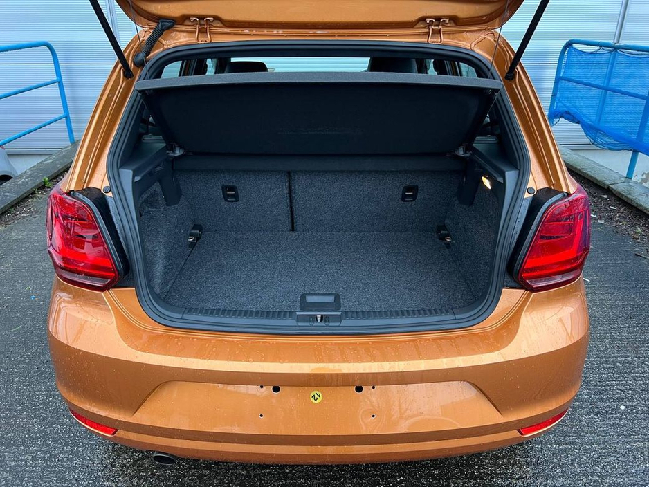 2017 Volkswagen Polo ORIGINAL EDITION 1.2 TSI AUTO // HEATED SEATS // REVERSE CAMERA // 16" MULTISPOKE ALLOYS €13,900