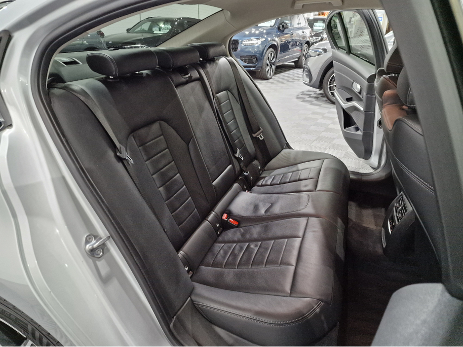 2019 BMW 3 Series 320D G20 SPORT AUTOMATIC **ORIGINAL IRISH CAR / LOW MILEAGE / 18" ALLOYS / APPLE CARPLAY / CRUISE CONTROL / FULL BLACK LEATHER / HEATED SEATS / SAT NAV / REVERSE CAMERA / FULL BMW SERVICE RECORD** €27,900