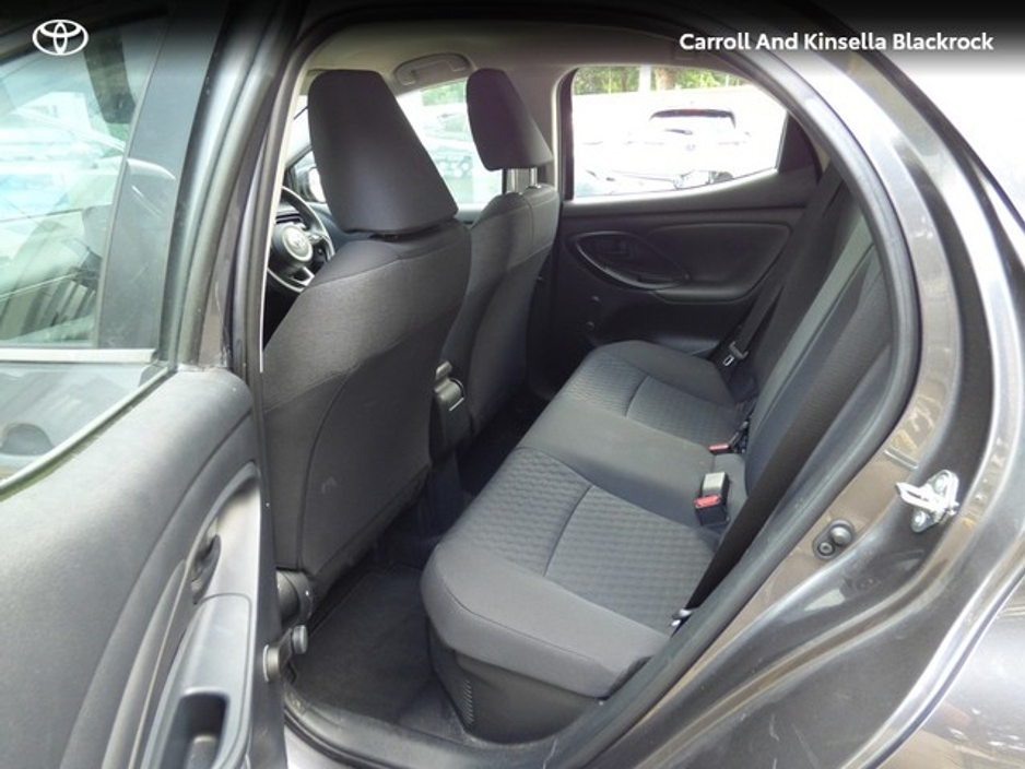 2023 Toyota Yaris Hybrid Luna €23,950