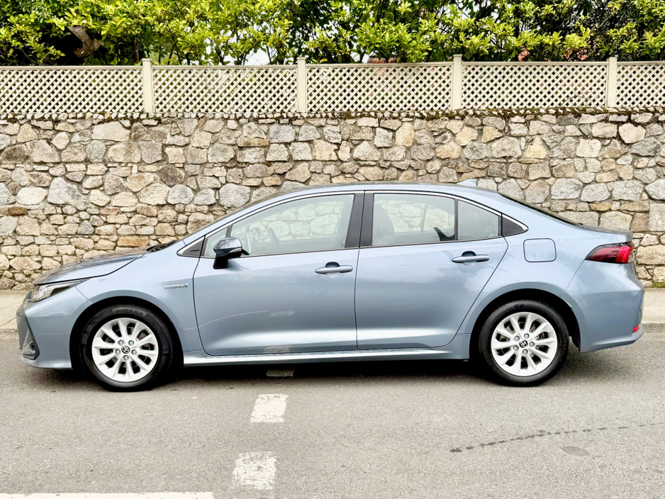 2020 Toyota Corolla - image 4