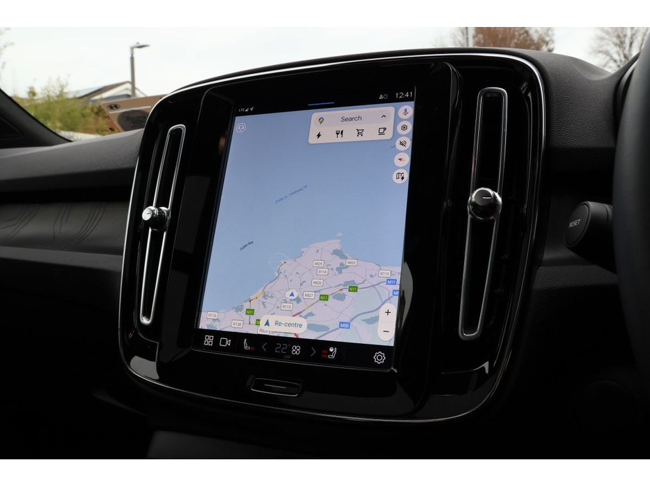 2022 Volvo XC40 - image 15