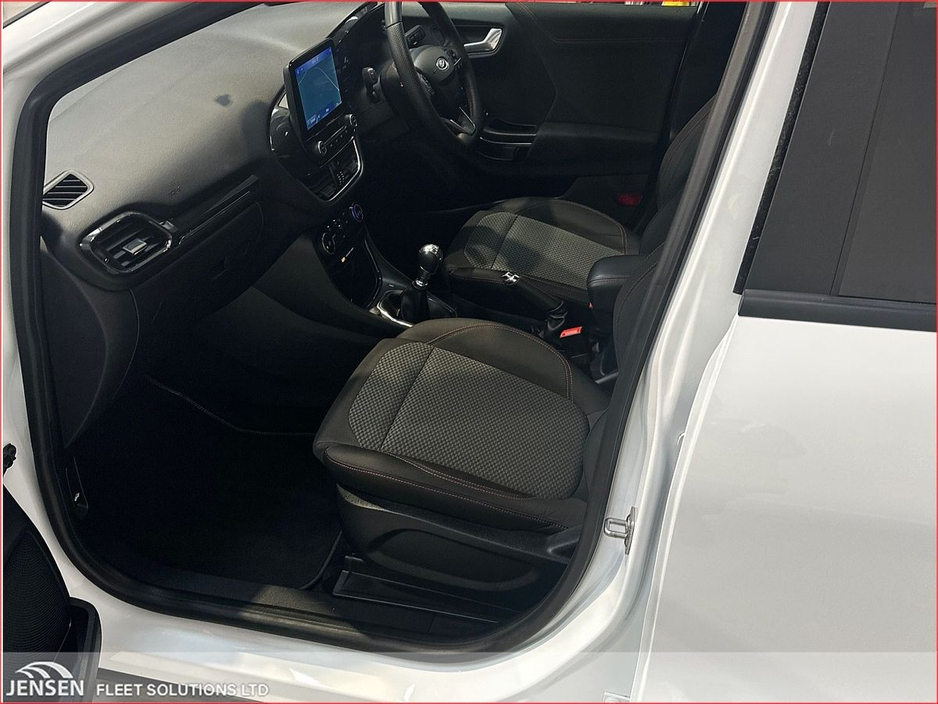 2022 Ford Puma - image 8