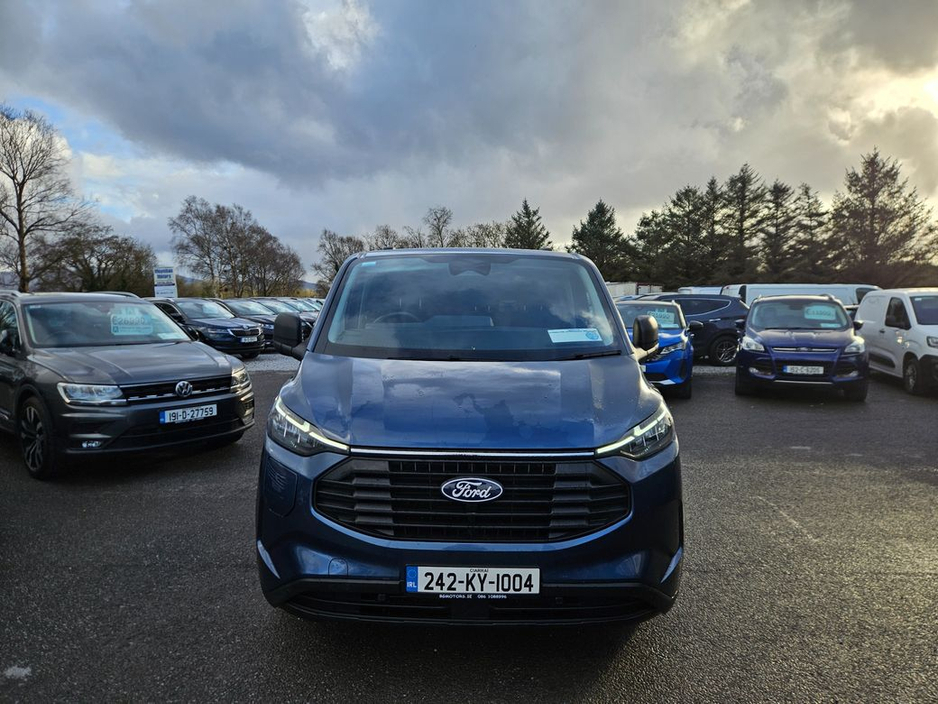 2024 Ford Transit Custom - image 4