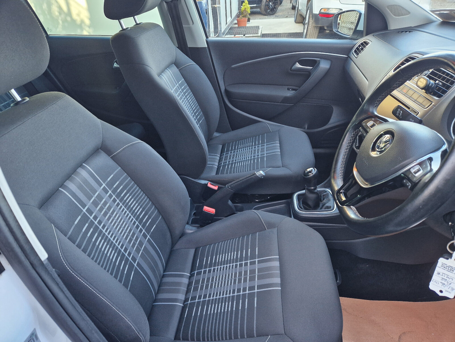 2016 Volkswagen Polo 1.0 5DR 75HP Lounge €10,950