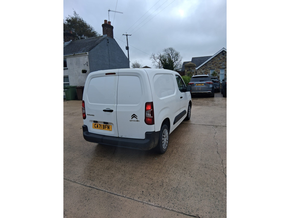 2021 Citroen Berlingo - image 11