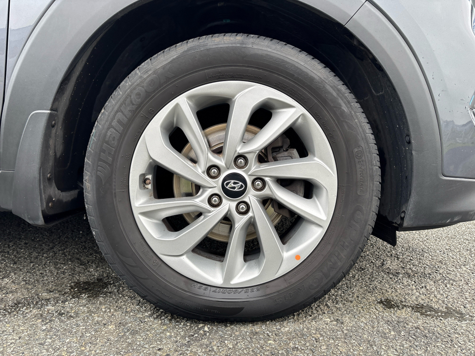 2018 Hyundai Tucson - image 5