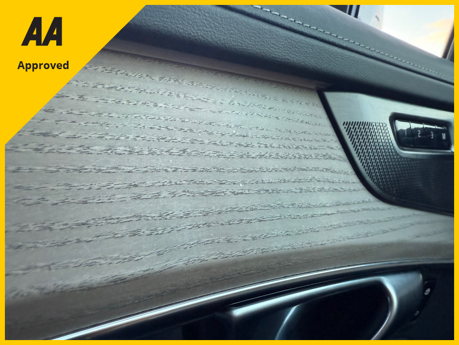 2025 Volvo XC90 - image 34