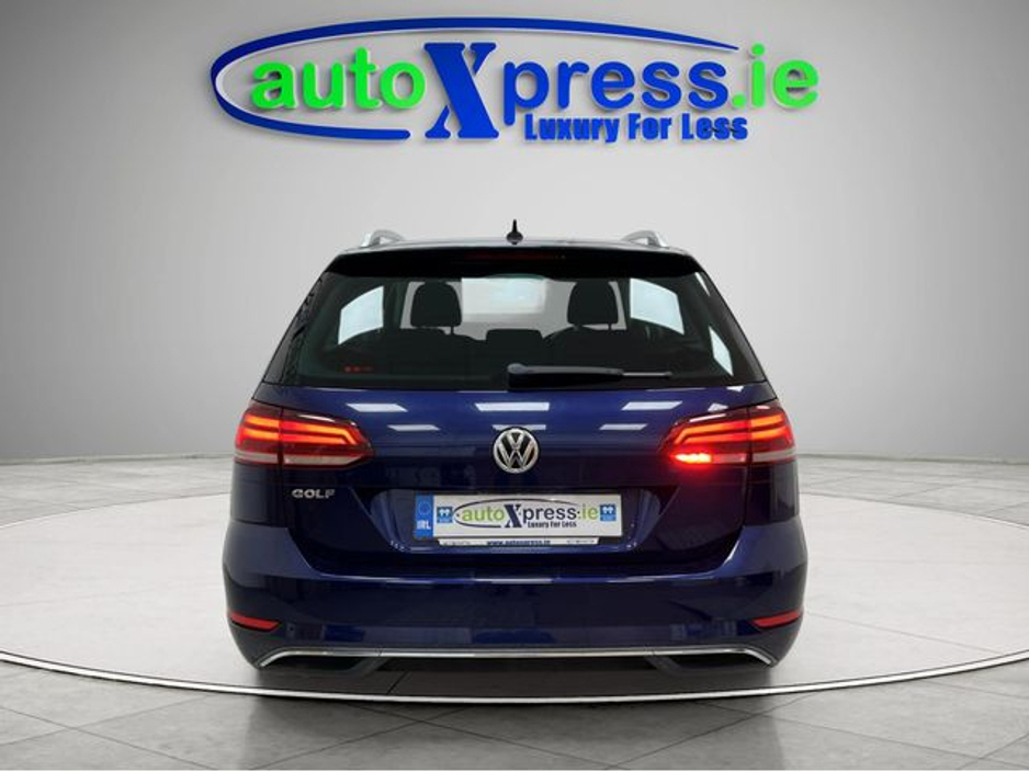 2019 Volkswagen Golf - image 9