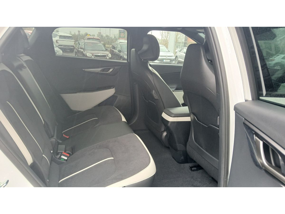 2026 Kia EV6 - image 8
