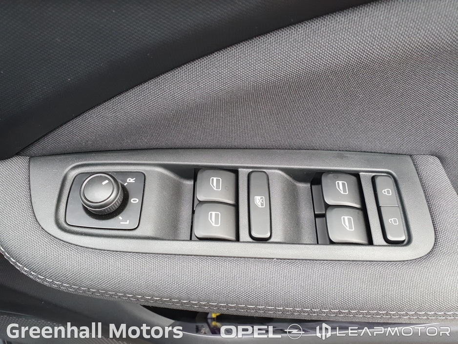 2026 Leapmotor T03 - image 13