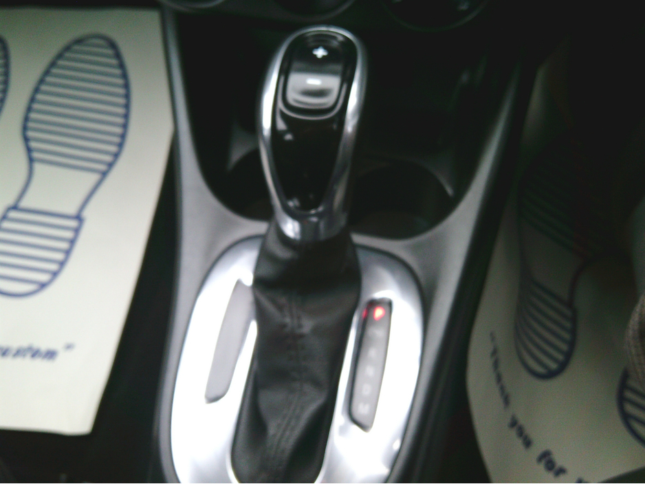 2019 Opel Corsa - image 10