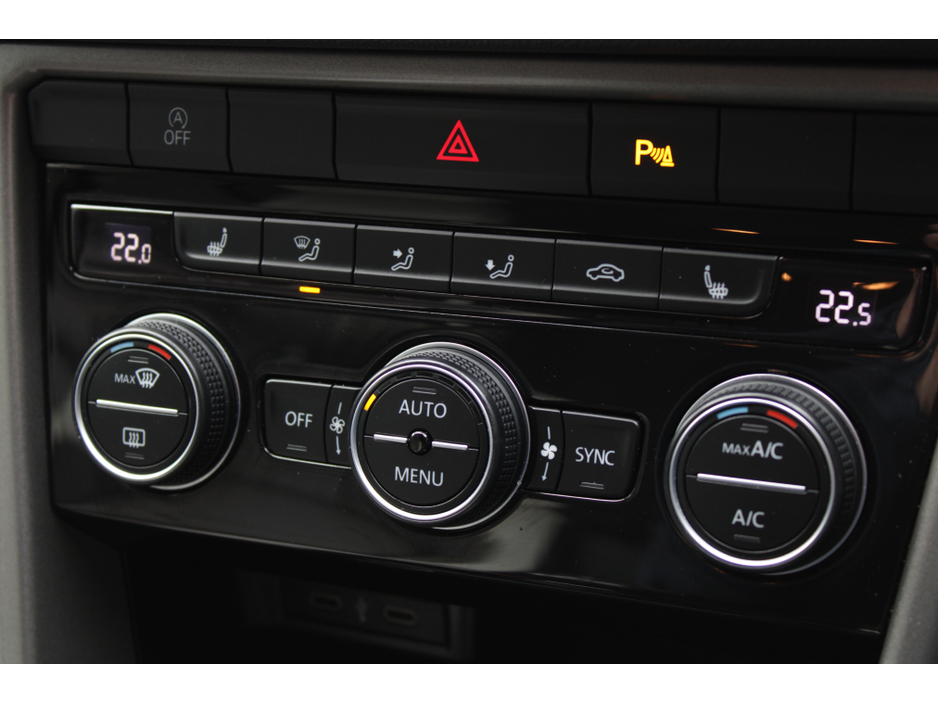 2022 Volkswagen T-Roc - image 14