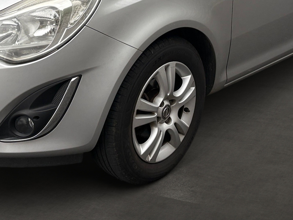 2011 Opel Corsa - image 10