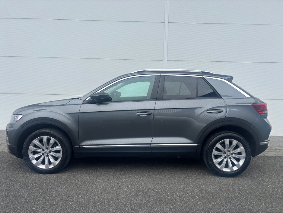 2019 Volkswagen T-Roc - image 23