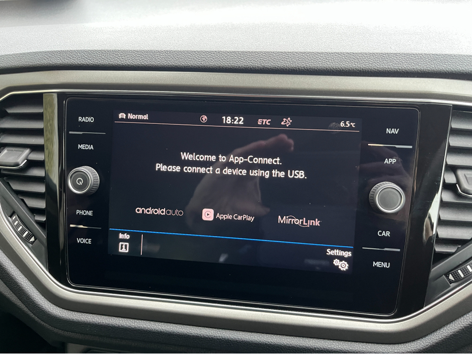 2021 Volkswagen T-Roc STYLE AUTOMATIC 2.0 DIESEL //REVERSE CAMERA//KEYLESS ENTRY//ADAPTIVE CRUISE CONTROL// €25,950