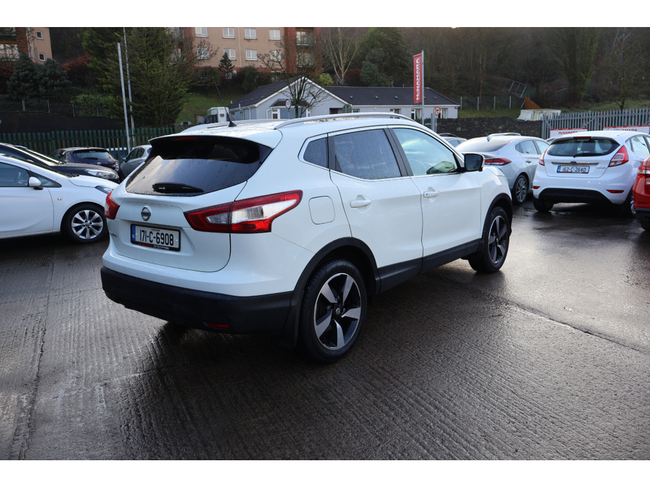 2017 Nissan Qashqai SV PREMIUM  Low Mileage Huge Spec €15,495