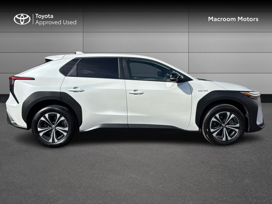 2022 Toyota bZ4X - image 3