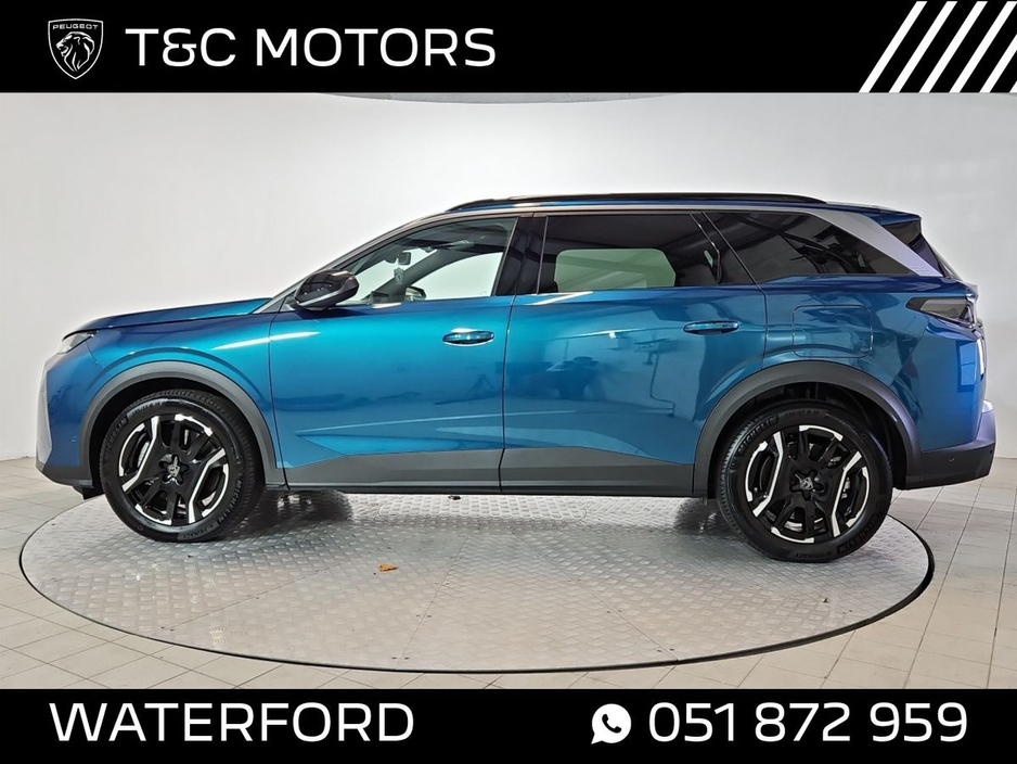 2025 Peugeot 5008 Allure Model 73kwh 210hp 500kms Range - Detachable Tow Bar €49,495