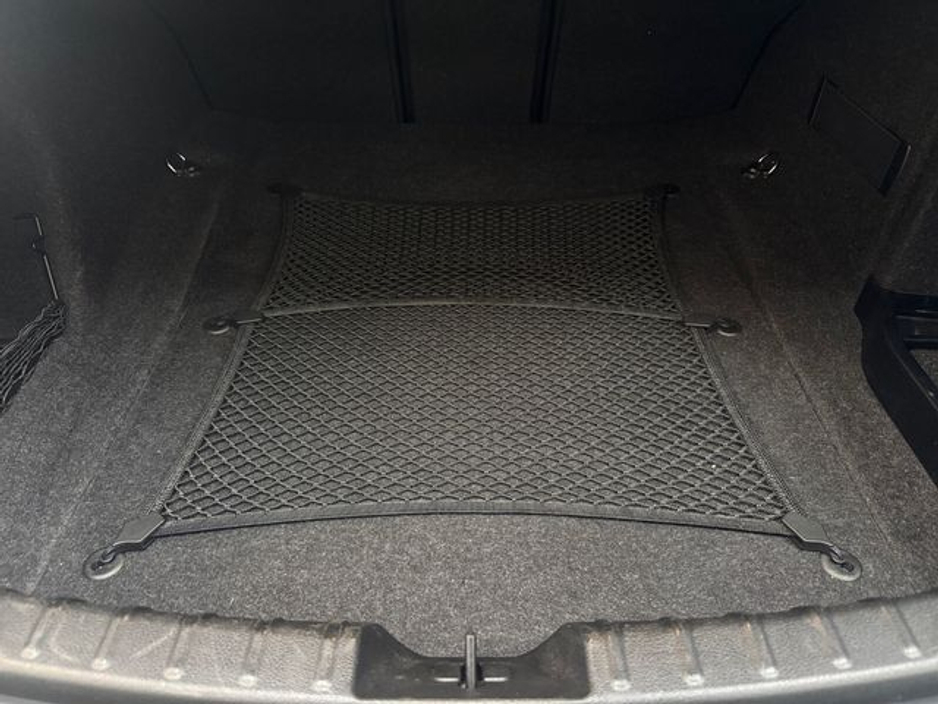 2015 BMW 3 Series - image 18