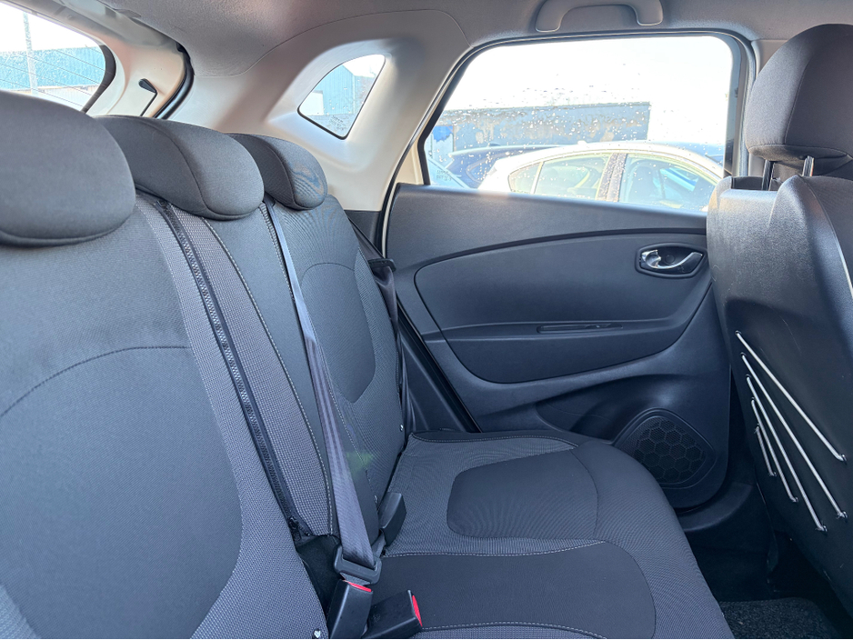 2017 Renault Captur INTENSE 1.5 DCI ** IRISH CAR ** 2 KEYS ** IMMACULATE EXAMPLE ** €9,995