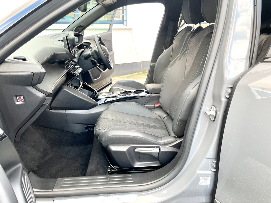 2024 Peugeot 2008 E2008 GT-LINE 50KWH 136BHP AUTO 5DR HATCHBACK €24,950