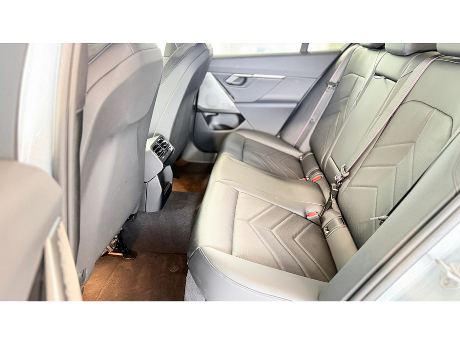 2025 BMW 5 Series - image 13