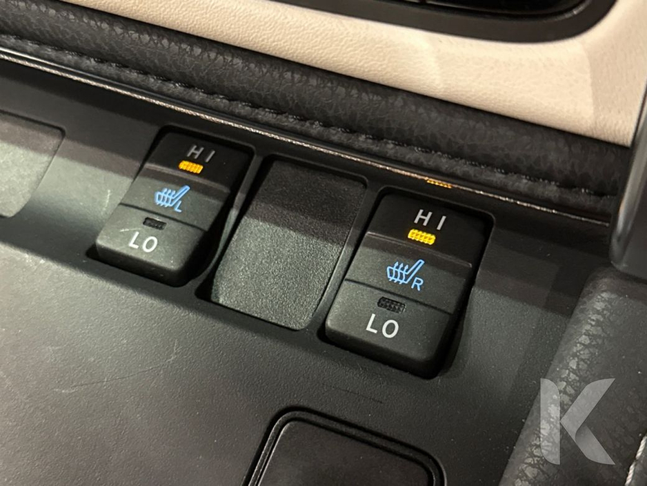 2017 Toyota Auris - image 23